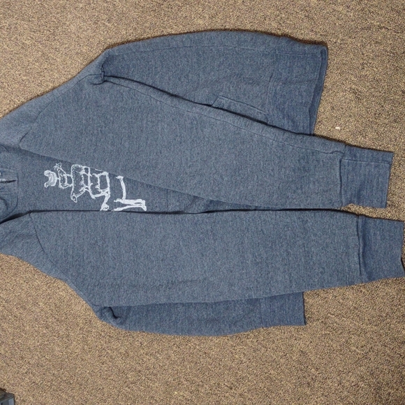 24 Peach farm animal stack pile graphic hoodie - Picture 15 of 16